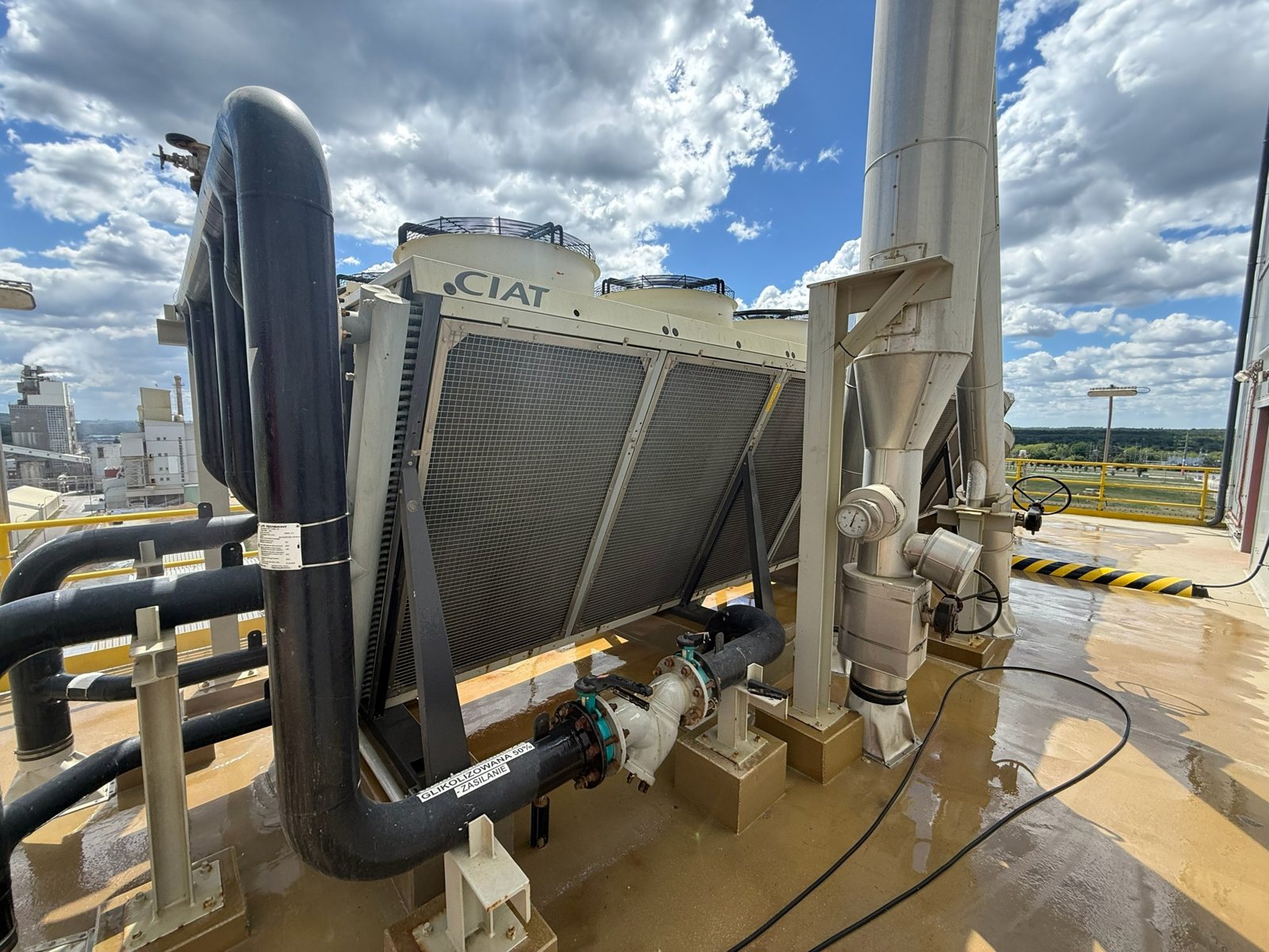 Dry cooler a chiller, czym się różnią i kiedy który wybrać