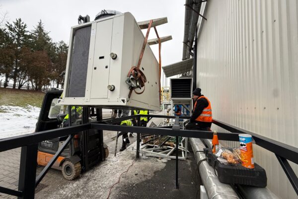 Zużycie energii przez chiller: jak je zmierzyć i obniżyć
